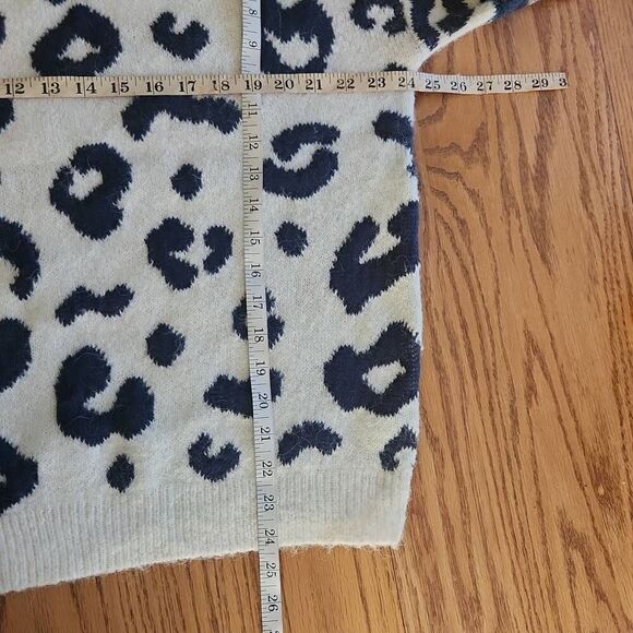 S10 ee:some sweater - Picture 7 of 8